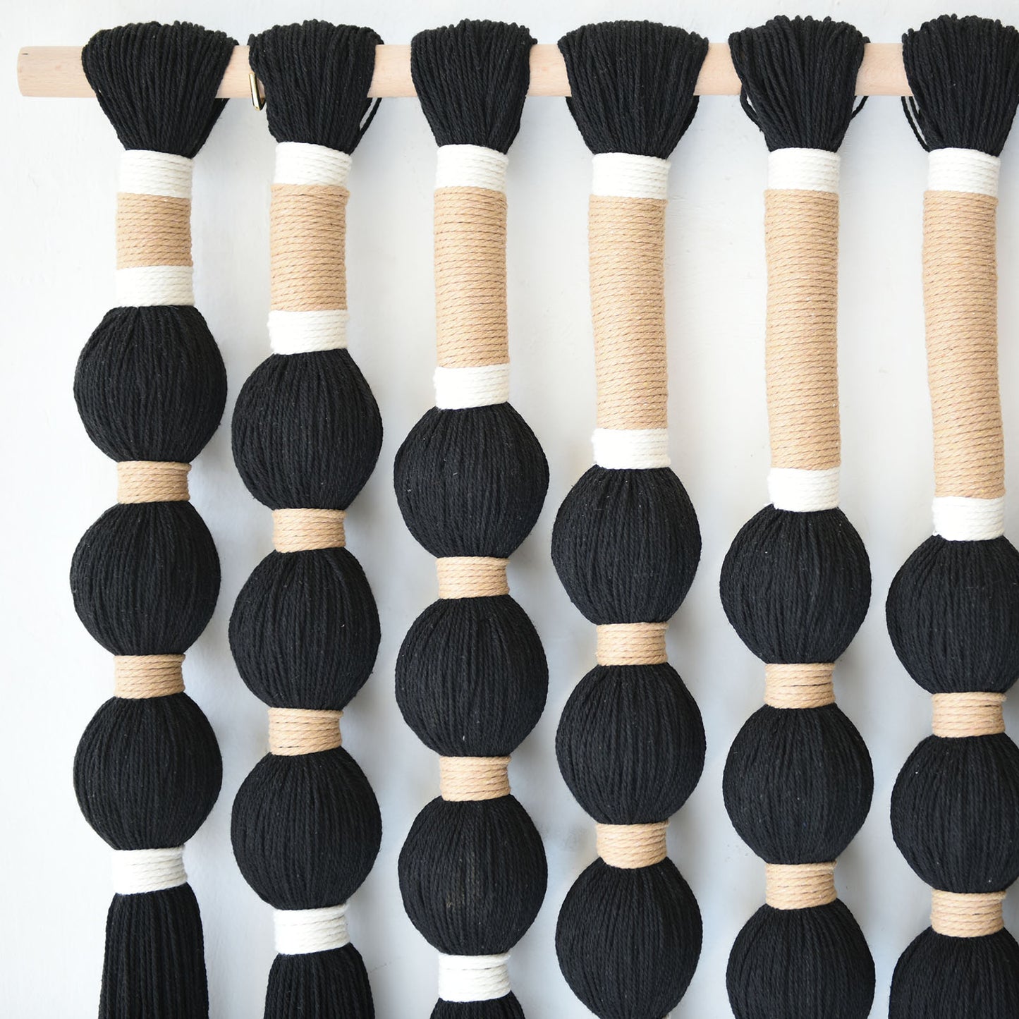 Black Fiber Yarn Wall Art Handmade Cotton Spherical Knot For Living Room